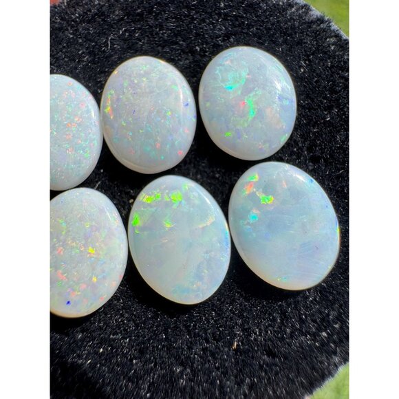 Australian Opal Cabochons Lot - 6.10 carats in Display Box #98 - Picture 4 of 5